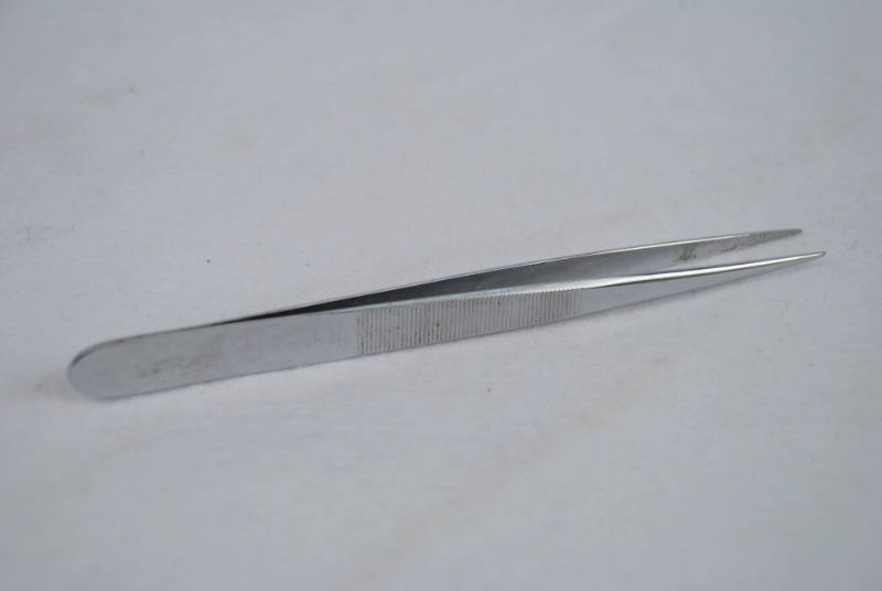 Tweezers