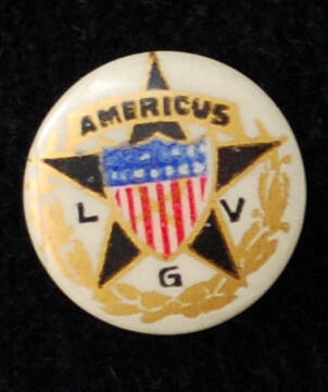 Button, Insignia